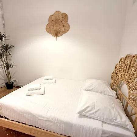 Old 1 Bedroom 4 Persons Antibes